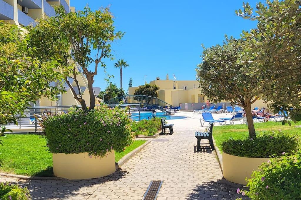 Lagos-Piscine Et Mer- Condominio Do Mar Екстериор снимка