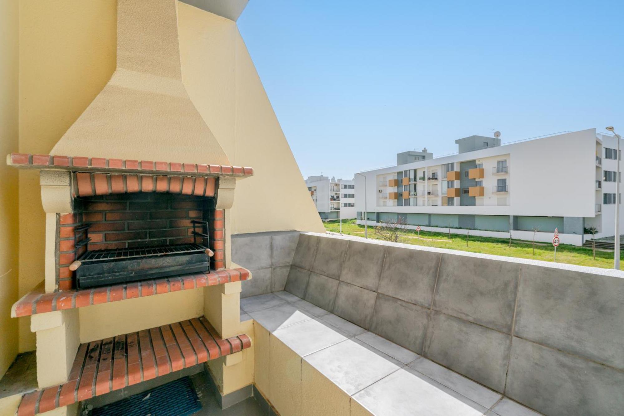 Lagos-Piscine Et Mer- Condominio Do Mar Екстериор снимка